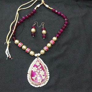 Necklace set NEW